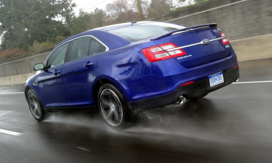  Ford Taurus SHO 2013 года  (фото 40 из 56)